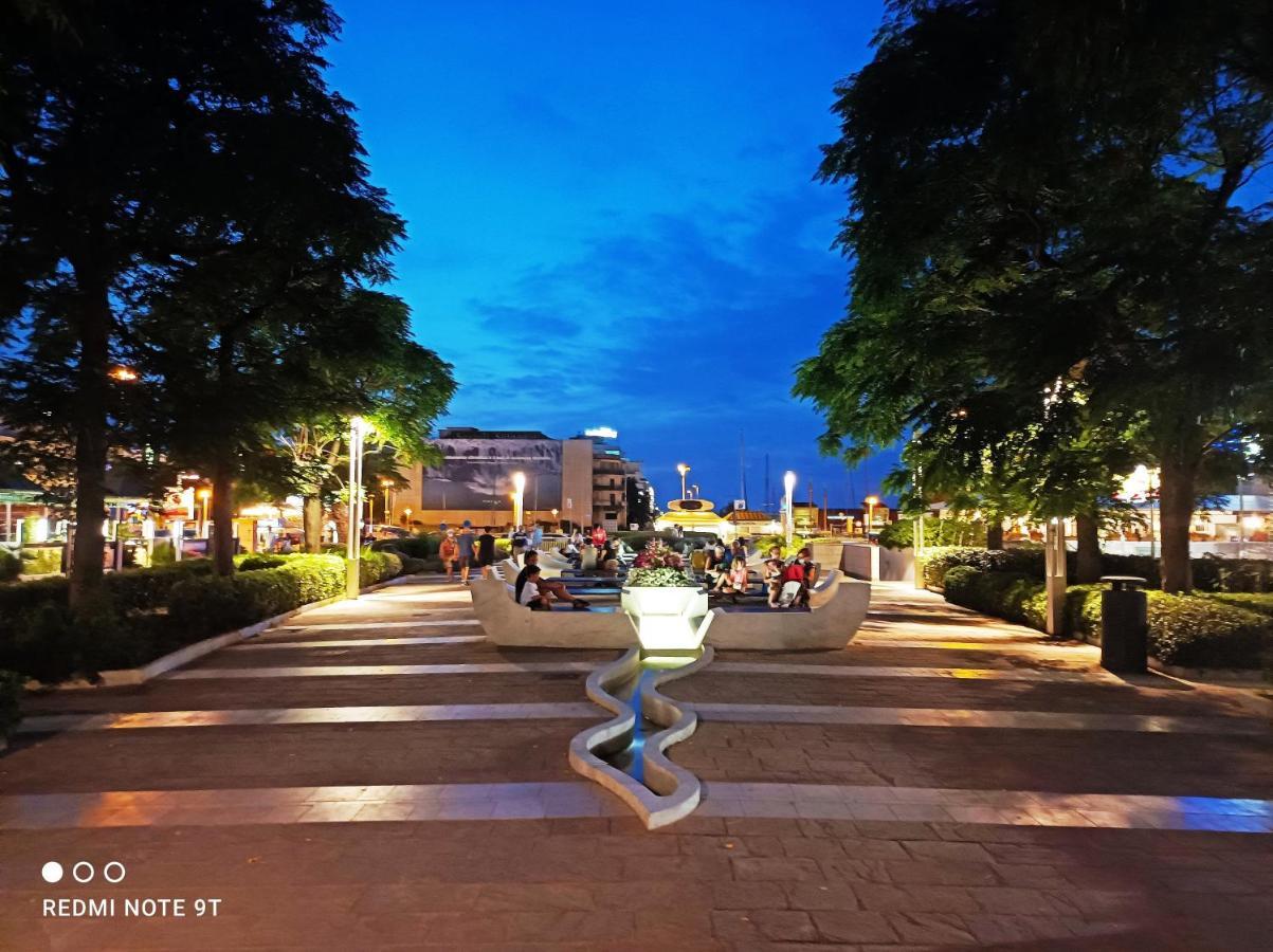 Hotel Garisenda B&B - In Centro A Riccione - ภายนอก รูปภาพ