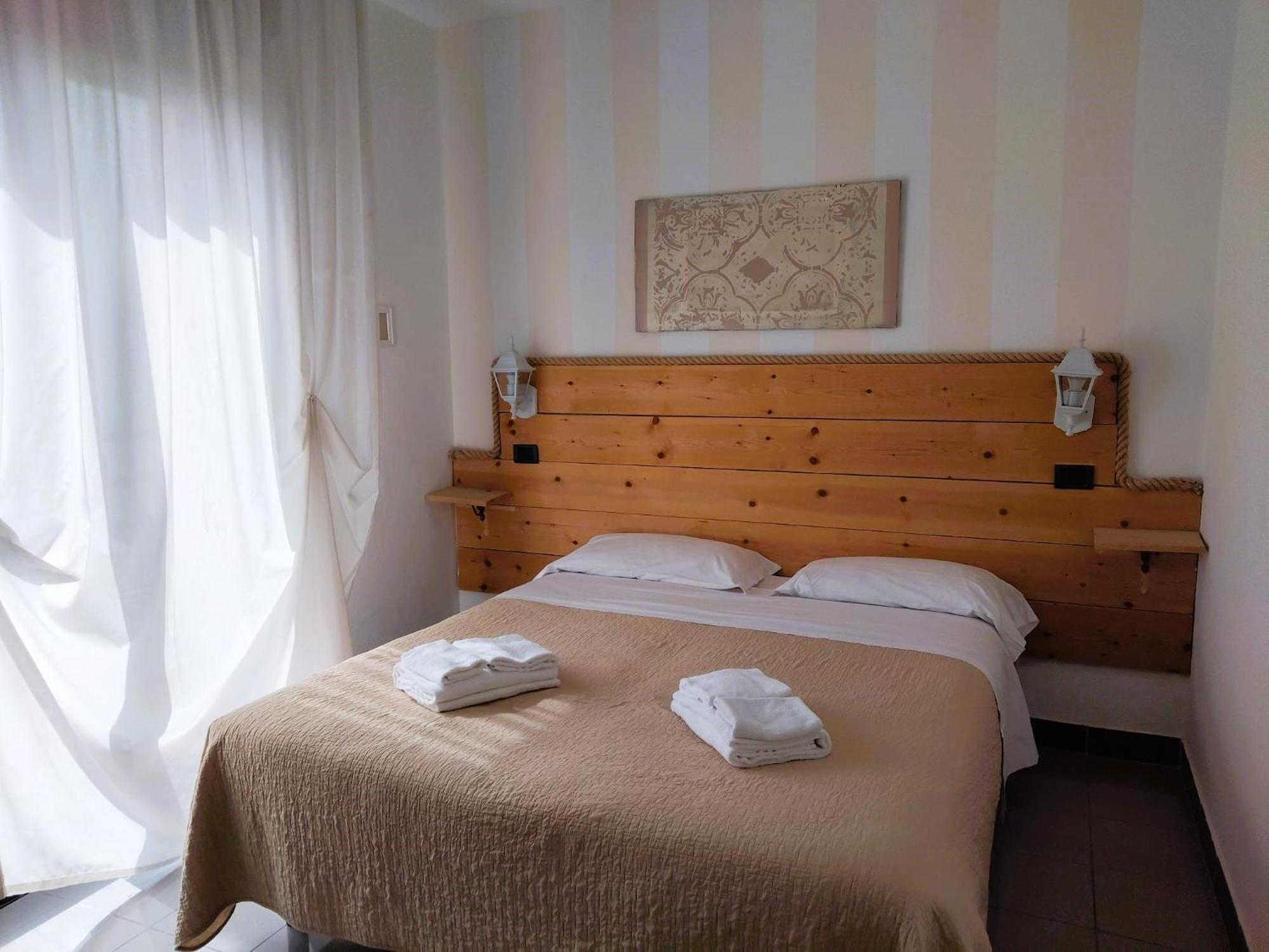 Hotel Garisenda B&B - In Centro A Riccione - ภายนอก รูปภาพ