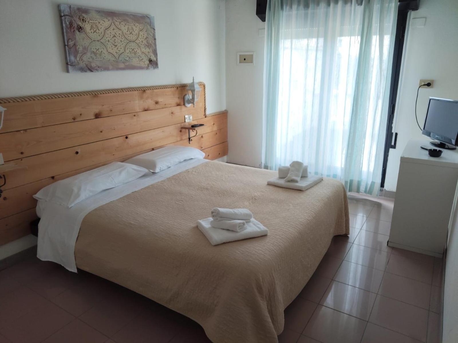 Hotel Garisenda B&B - In Centro A Riccione - ภายนอก รูปภาพ