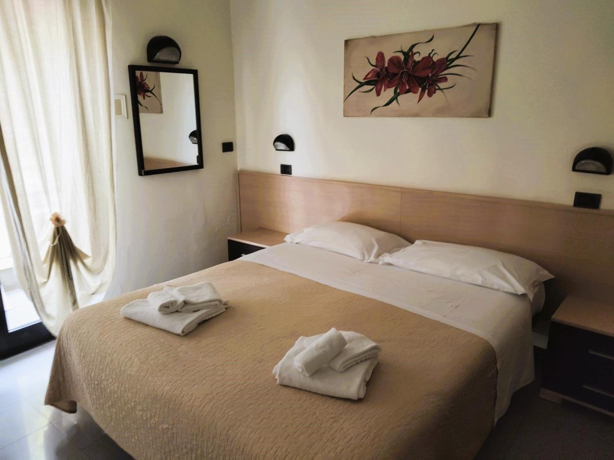 Hotel Garisenda B&B - In Centro A Riccione - ภายนอก รูปภาพ