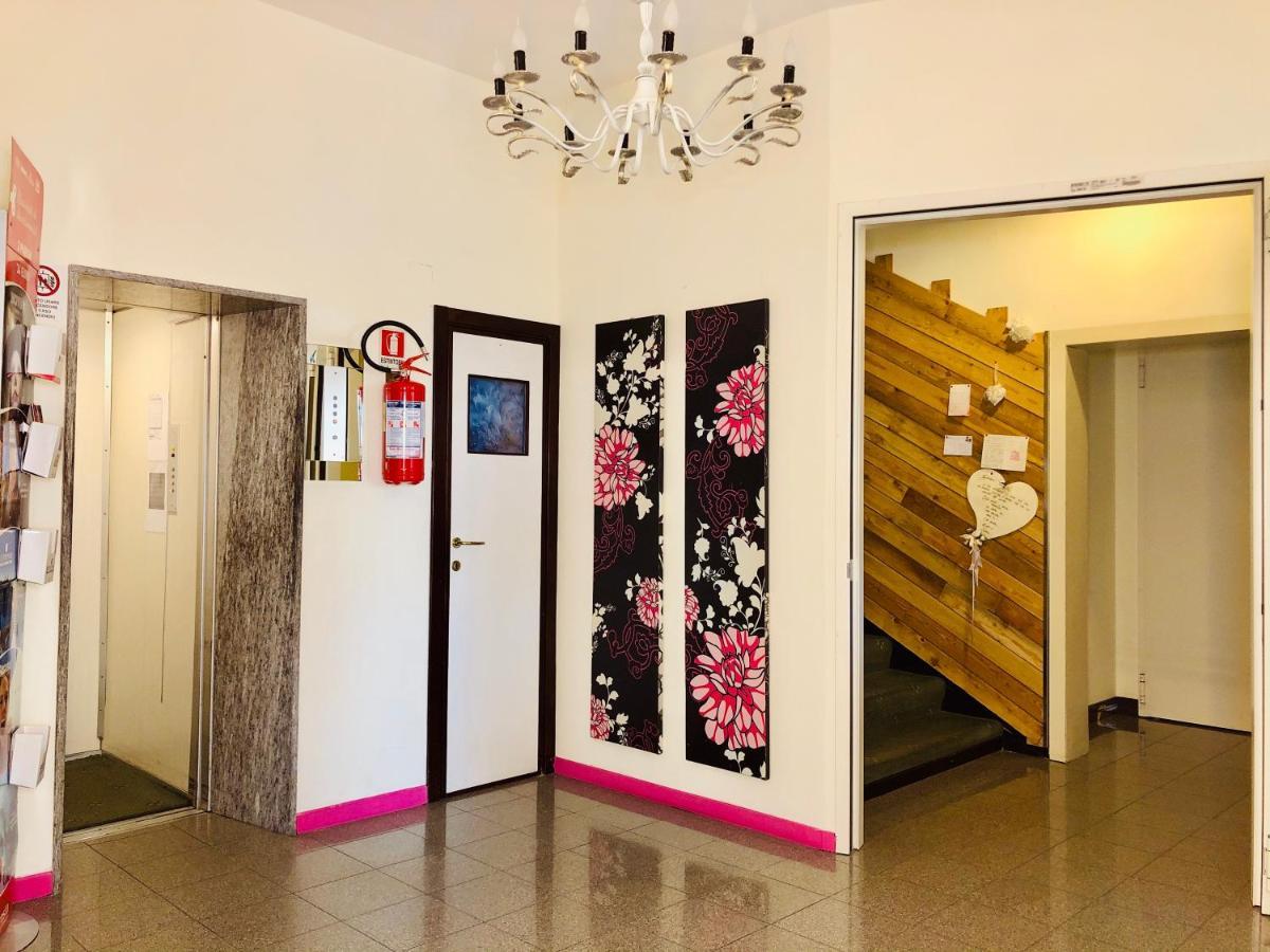 Hotel Garisenda B&B - In Centro A Riccione - ภายนอก รูปภาพ